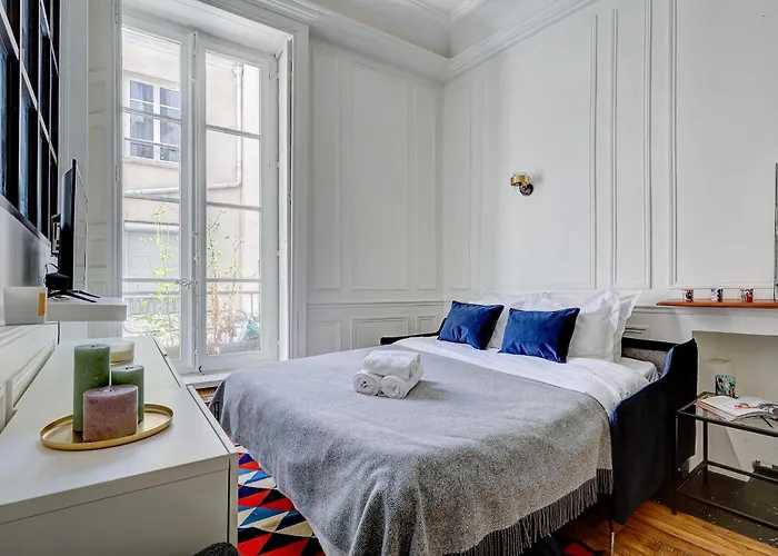 Bnbnova - Heart Of Le Marais